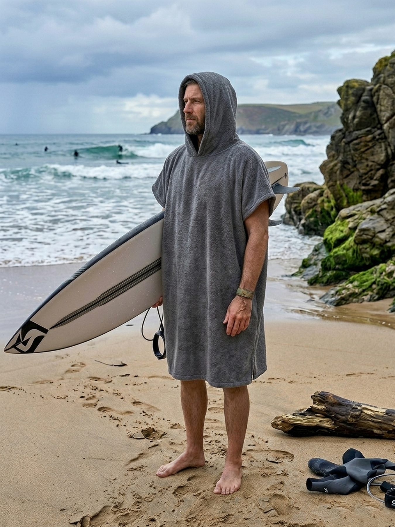 Poncho mit Kapuze aus 100% Baumwolle Frottier-Velours | OEKO-TEX® zertifiziert