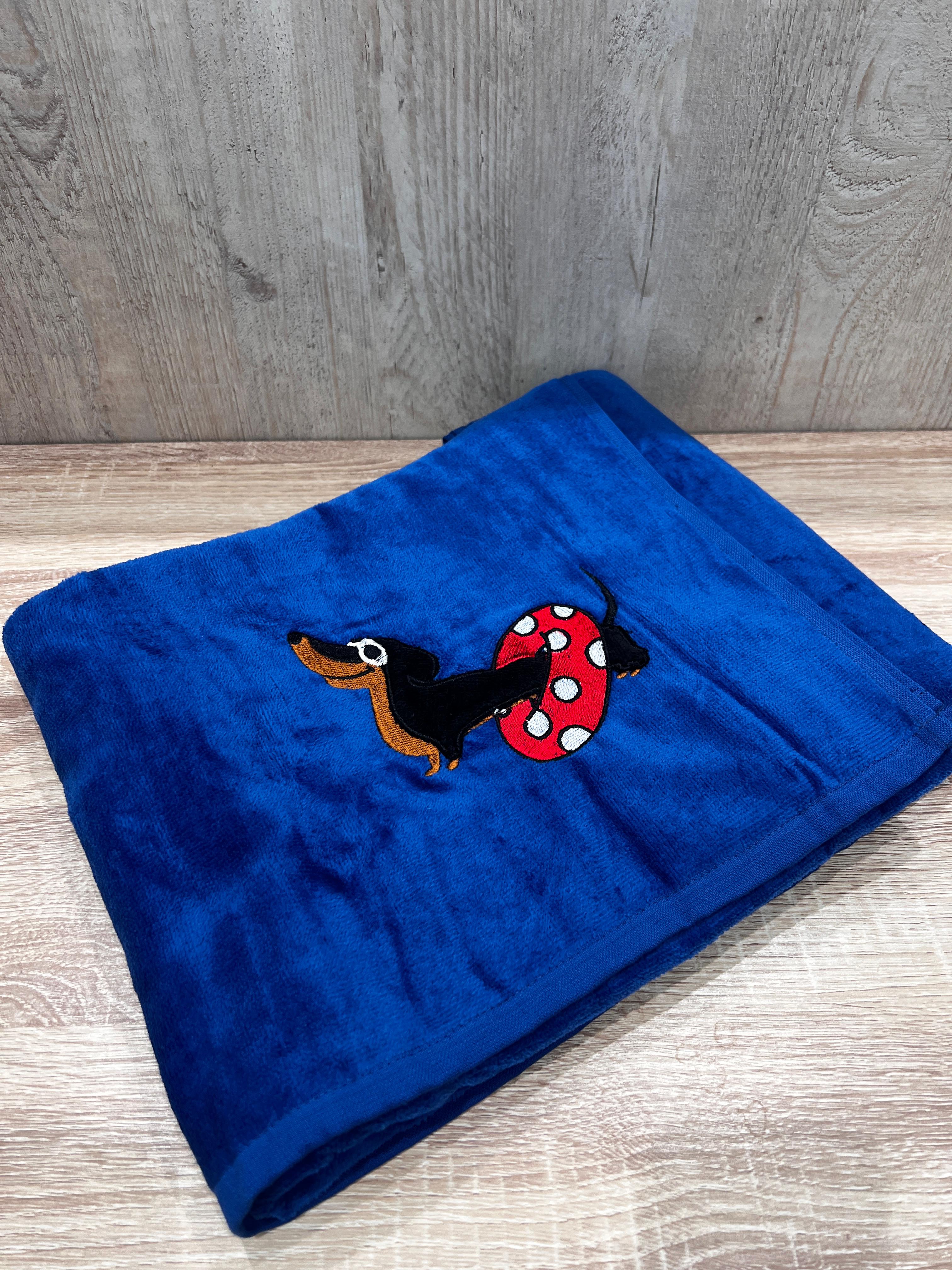 Premium Handtuch -  Mit edler Dachshund Stickerei - Vielseitig, Nachhaltig, Saugstark & Schnelltrocknend - 100% Baumwolle