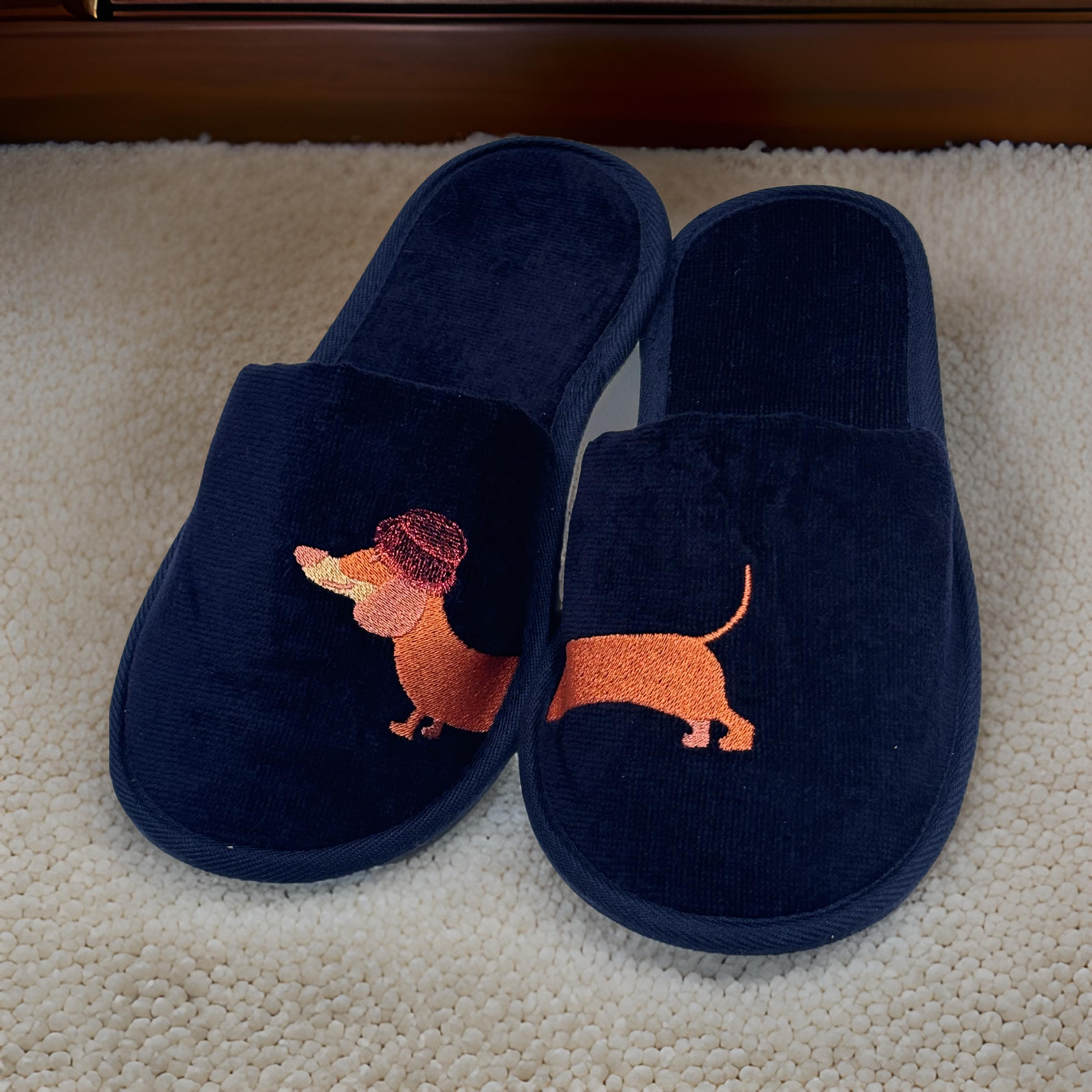 Hausschuhe mit Dackel-Stickerei