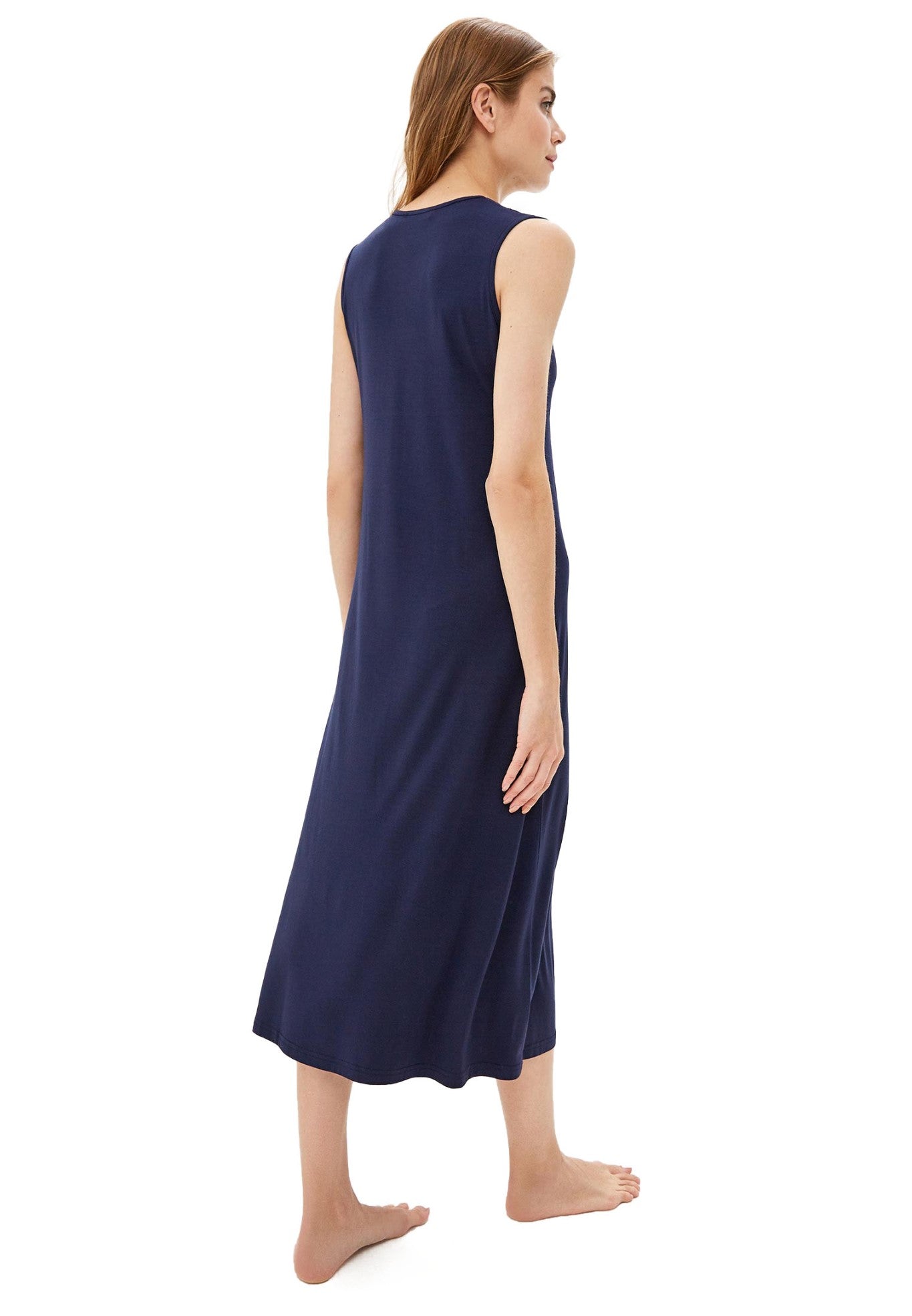 Exklusives Nachtkleid mit einer feinen Spitze am V-Ausschnitt LMS-6038